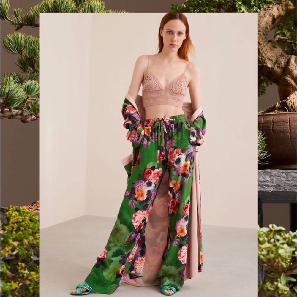 **SEARCHING FOR** ZARA Floral Trouser !